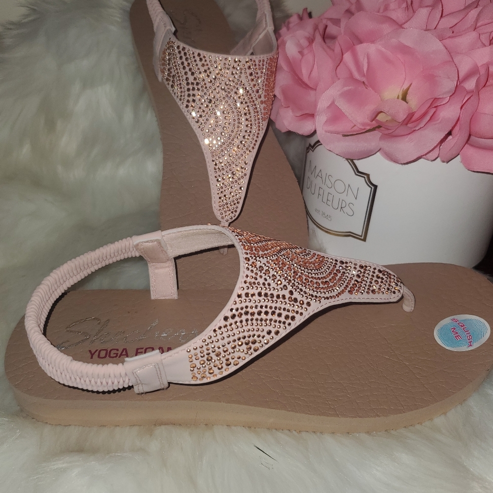 Skechers yoga foam sandals size 10